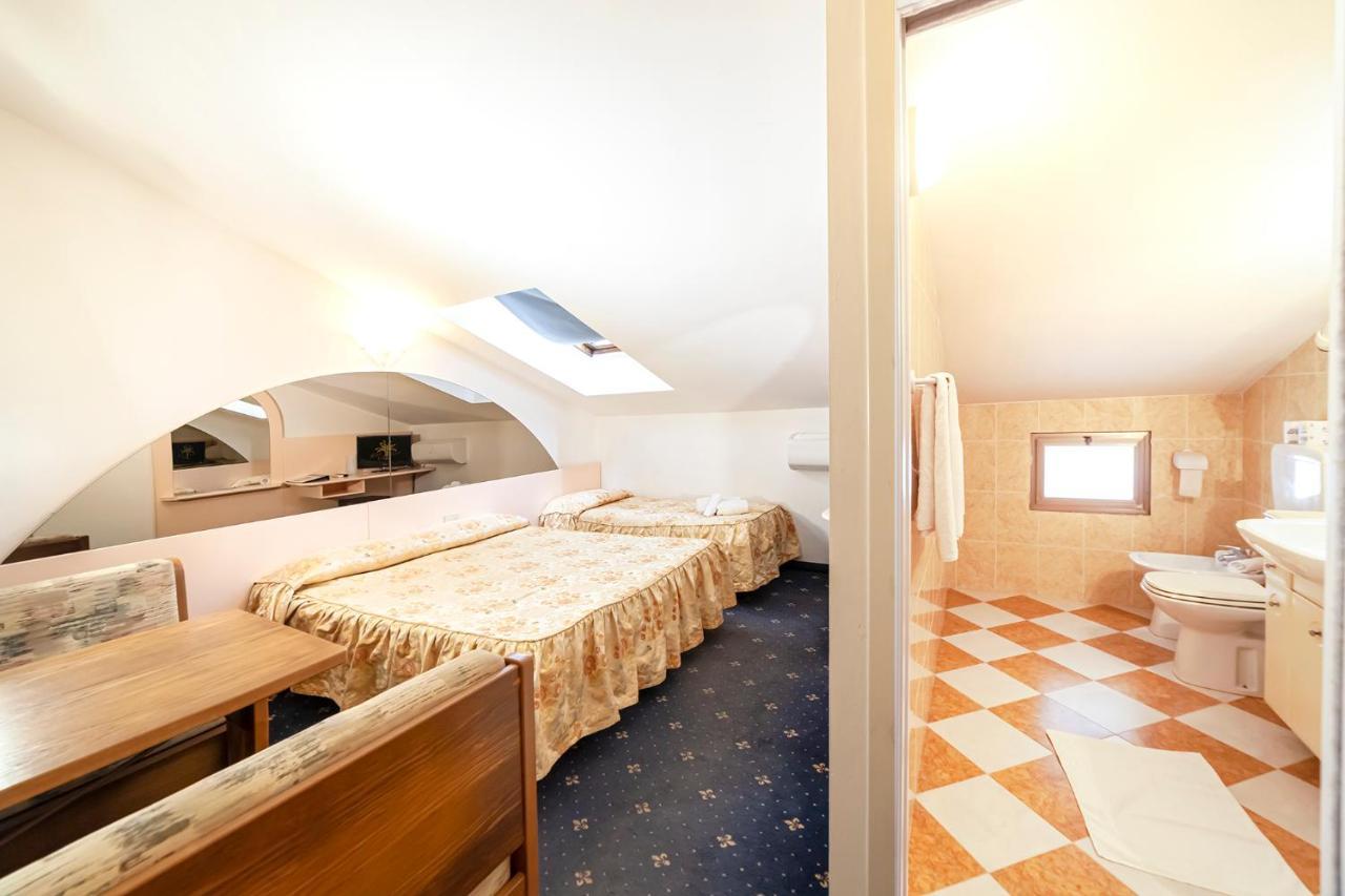 Hotel Villa Luisa Lignano Sabbiadoro Luaran gambar