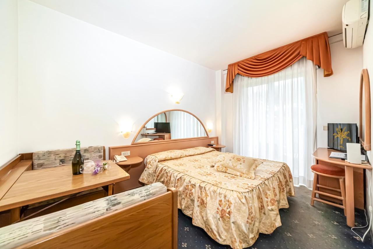 Hotel Villa Luisa Lignano Sabbiadoro Luaran gambar