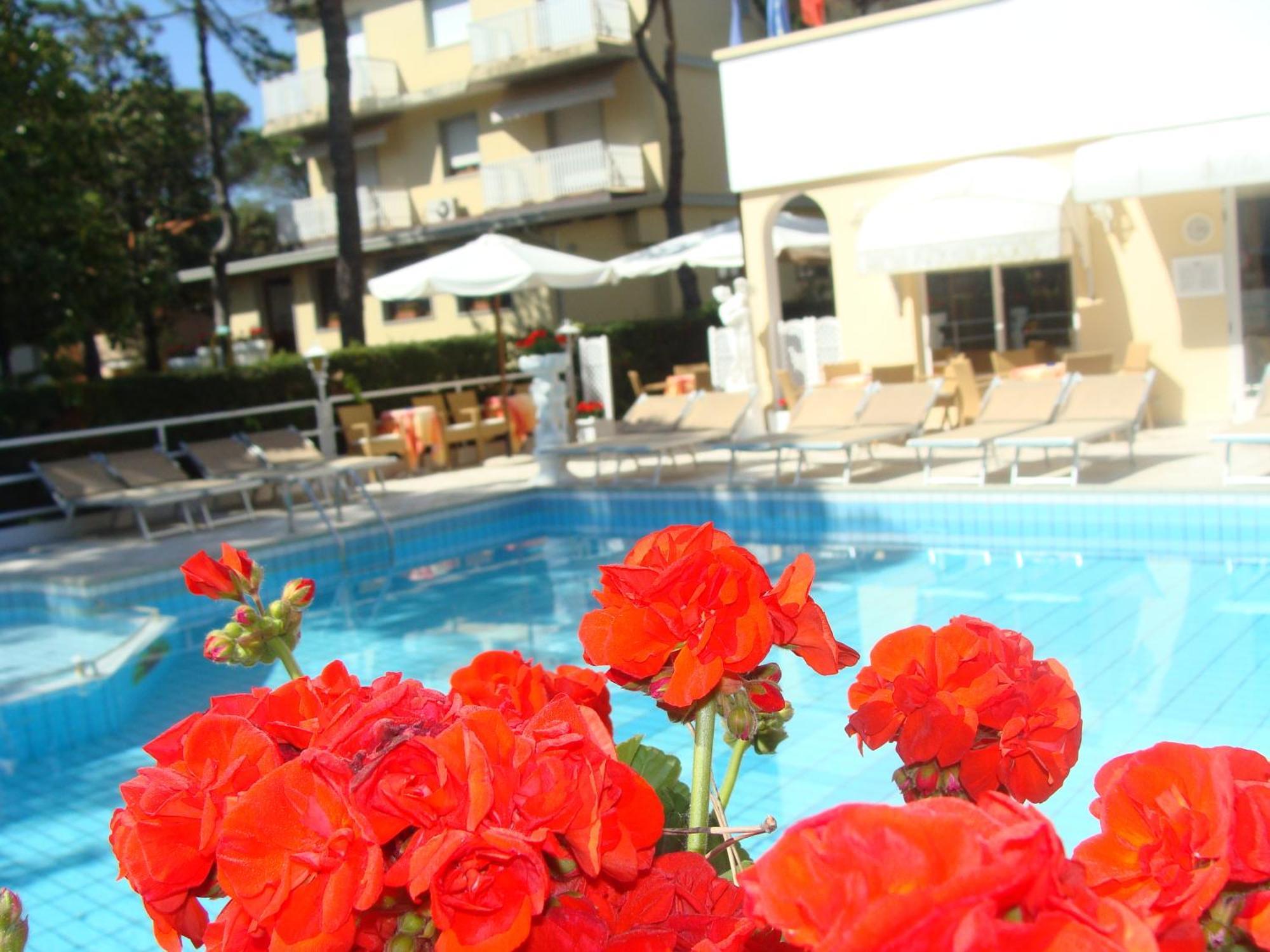 Hotel Villa Luisa Lignano Sabbiadoro Luaran gambar