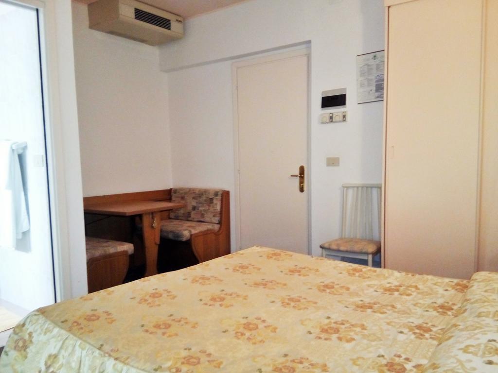 Hotel Villa Luisa Lignano Sabbiadoro Luaran gambar