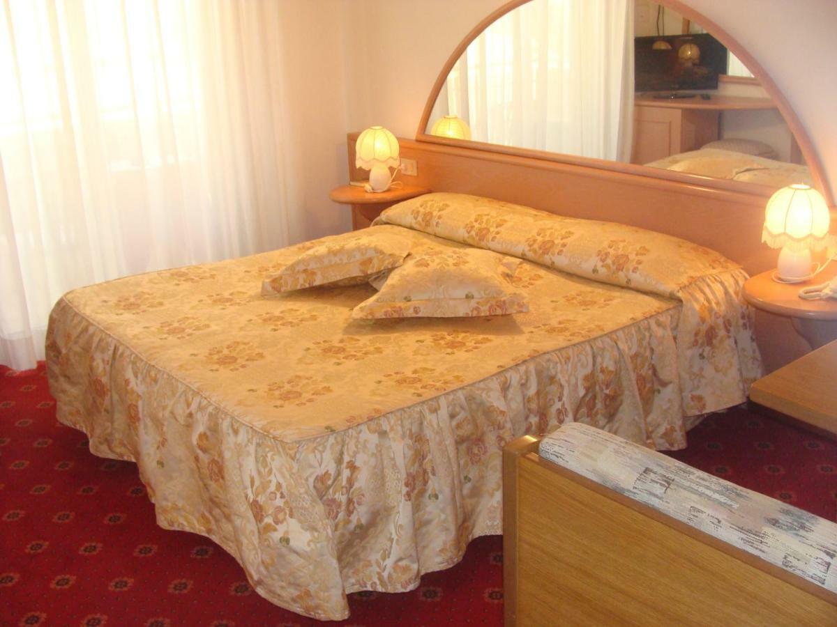 Hotel Villa Luisa Lignano Sabbiadoro Luaran gambar